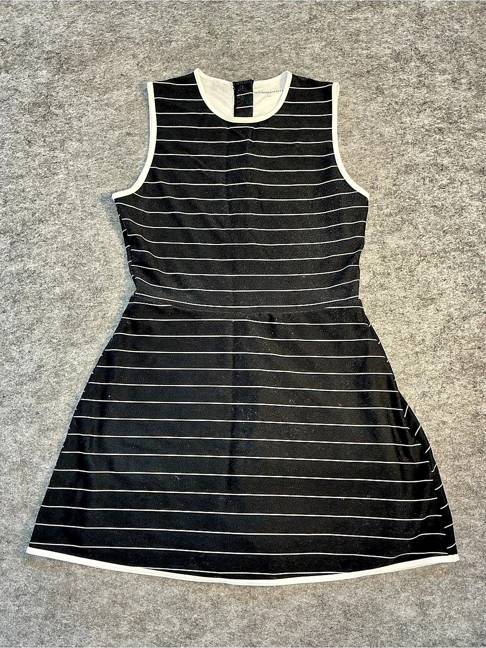 WEWOREWHAT Striped Sleeveless Dress in Black & White Size L